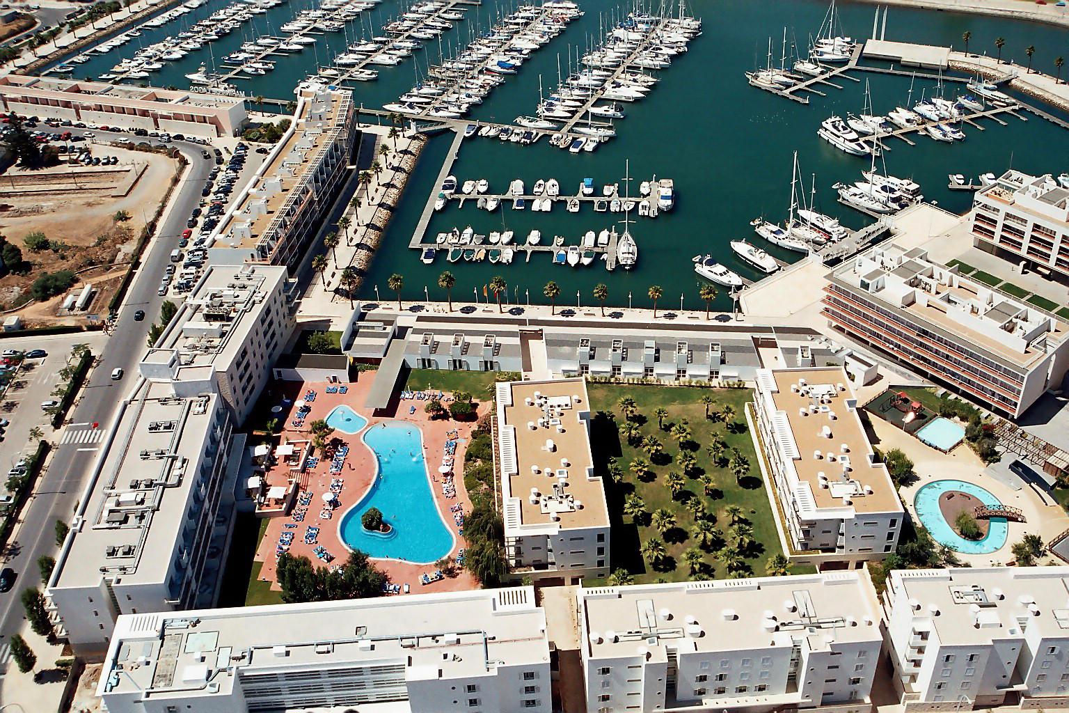 Marina Club Lagos Resort Exterior photo